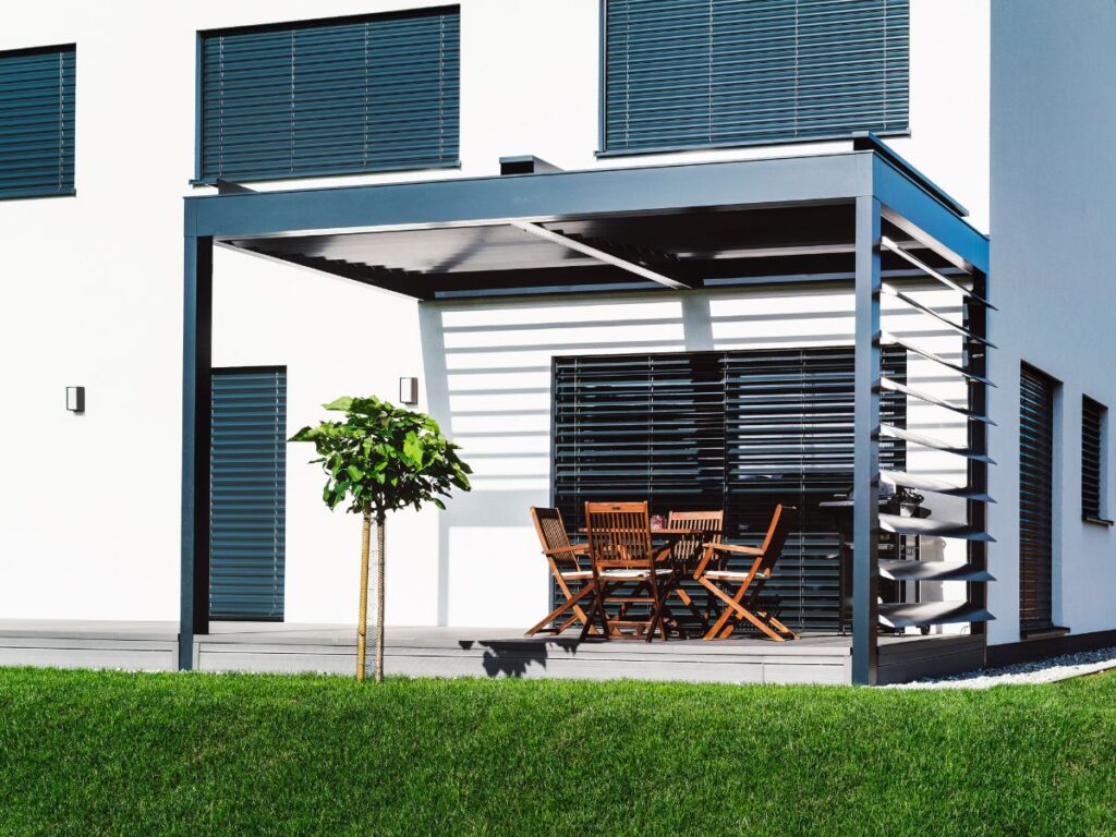 louvred pergola wall mounted